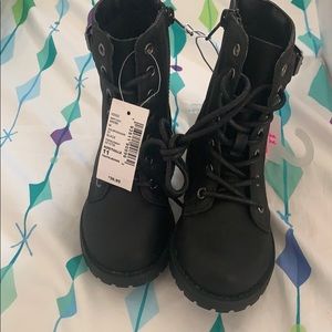 Children place boots, BRAND NEW